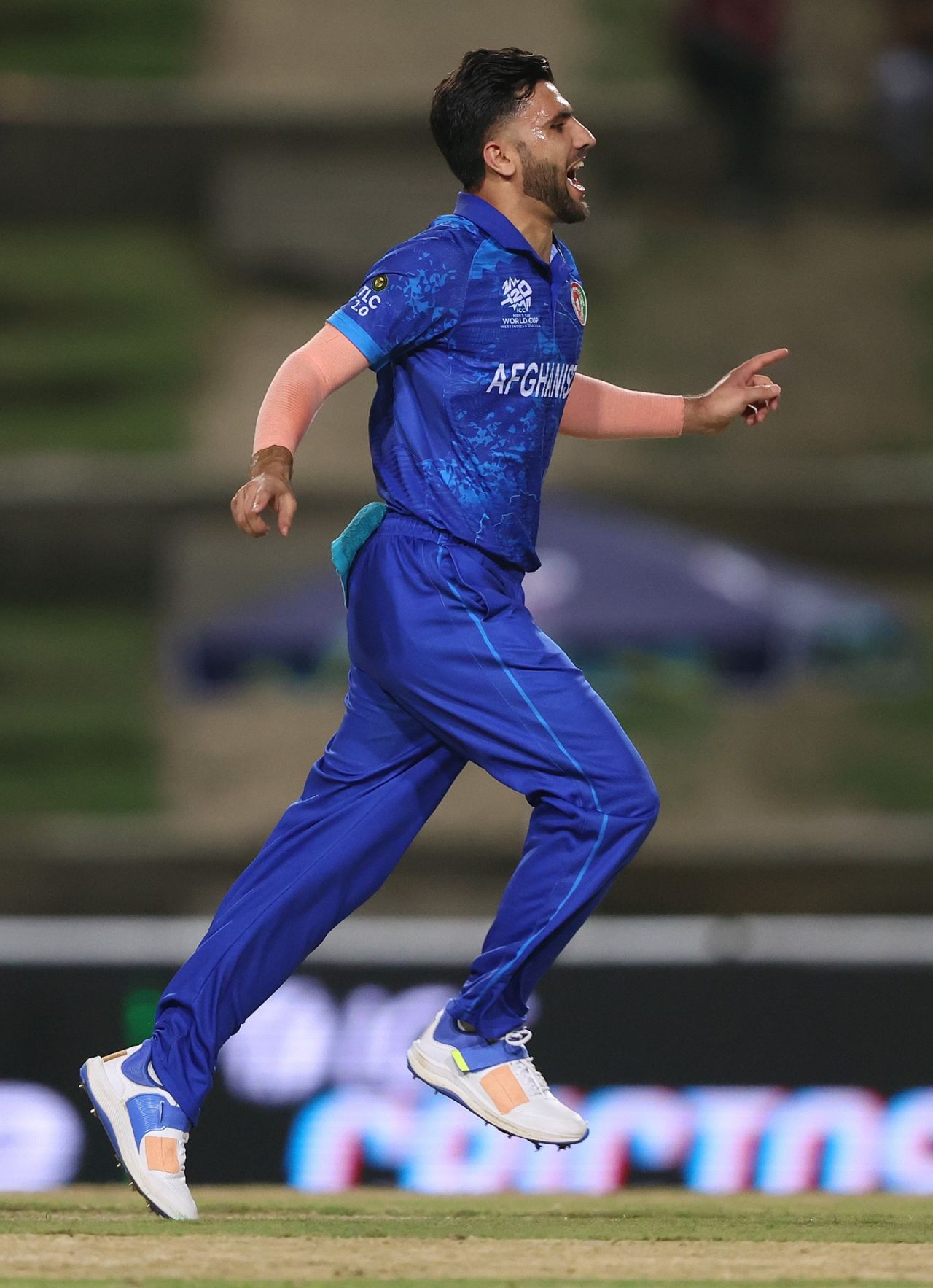 Cover image for T20 World Cup 2024 ग्रुप स्टेज में सबसे ज्यादा विकेट लेने वाले टॉप-5 गेंदबाज