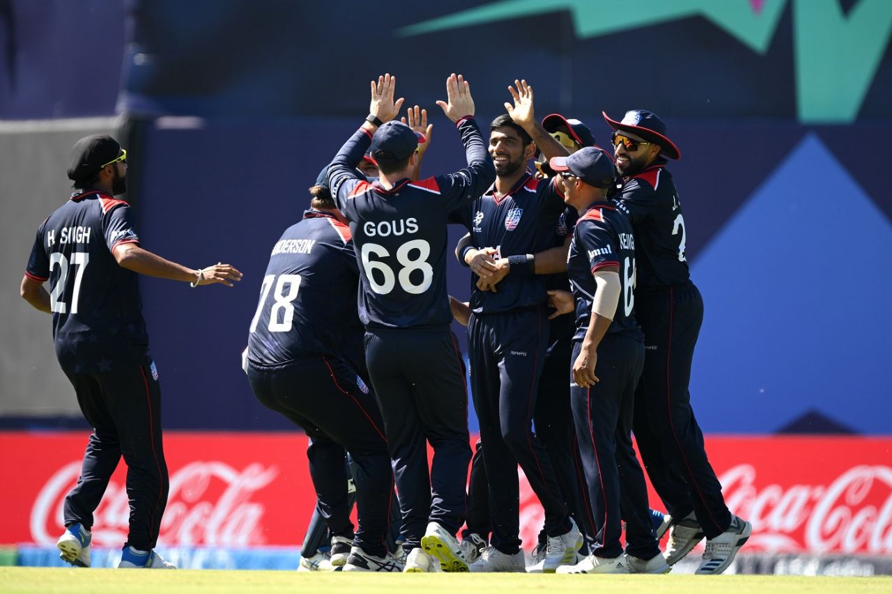 Cover image for T20 WC 2024: यूएसए - पाकिस्तान मैच में सौरभ नेत्रवलकर बने हीरो, दिखाया शानदार प्रदर्शन