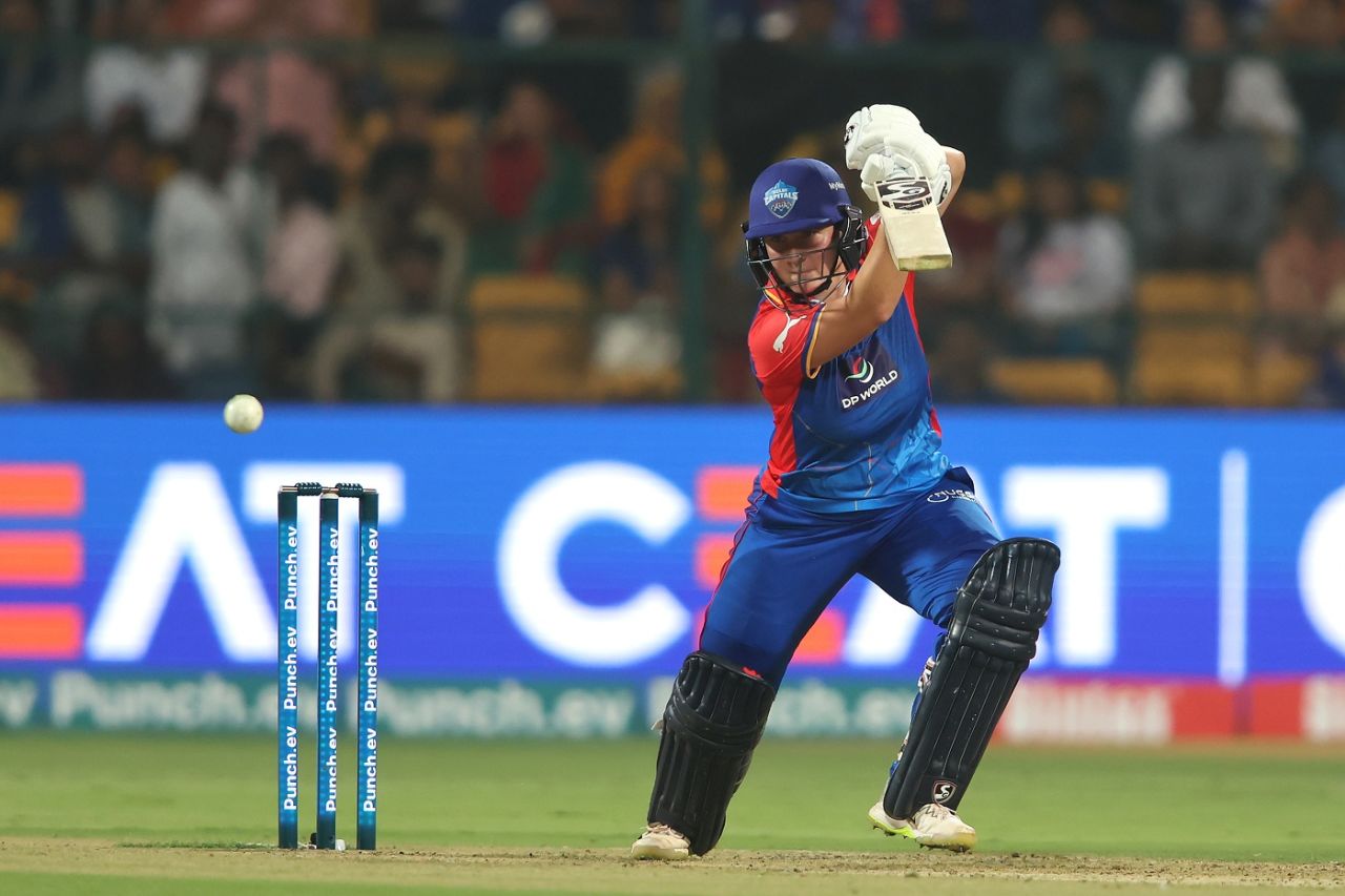 Cover image for WPL 2024 के बैंगलोर लेग में टॉप 5 बल्लेबाज