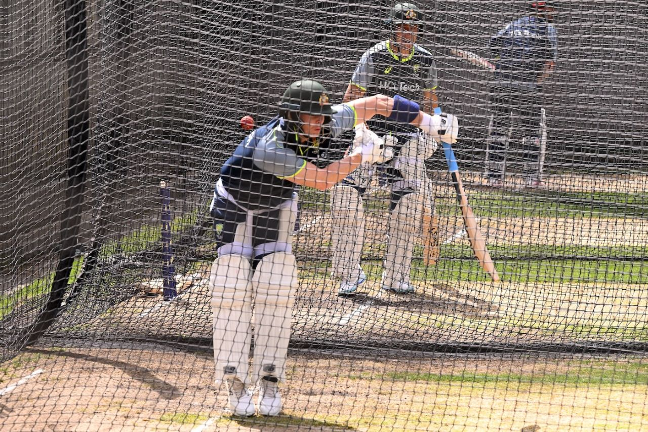 नेट्स में प्रैक्टिस करते ऑस्ट्रेलियाई बल्लेबाज स्टीव स्मिथ,लबुशेन और हेड