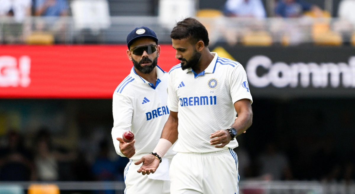 Virat Kohli with Aakash Deep