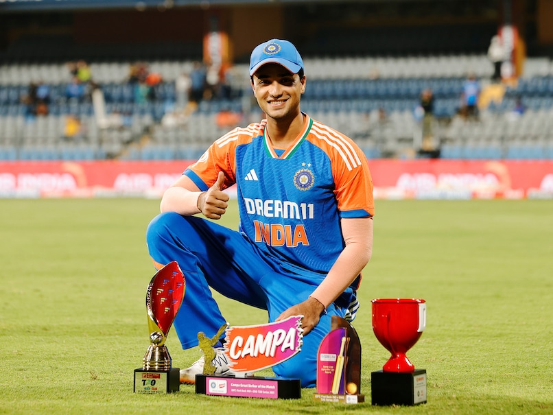 Cover image for T20I क्रिकेट में सबसे तेज स्ट्राइक-रेट के साथ शतक जड़ने वाले भारतीय खिलाड़ी