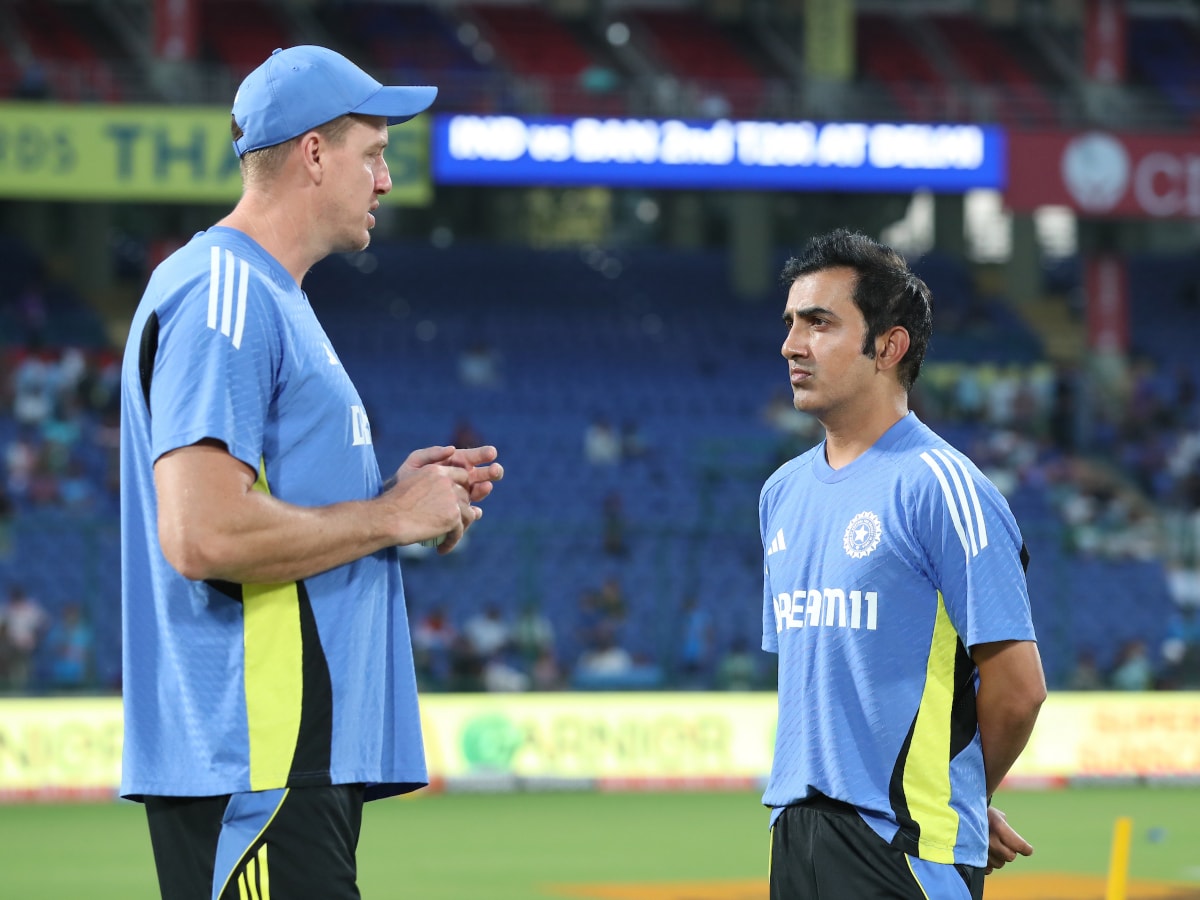 Morne Morkel with Gautam Gambhir 