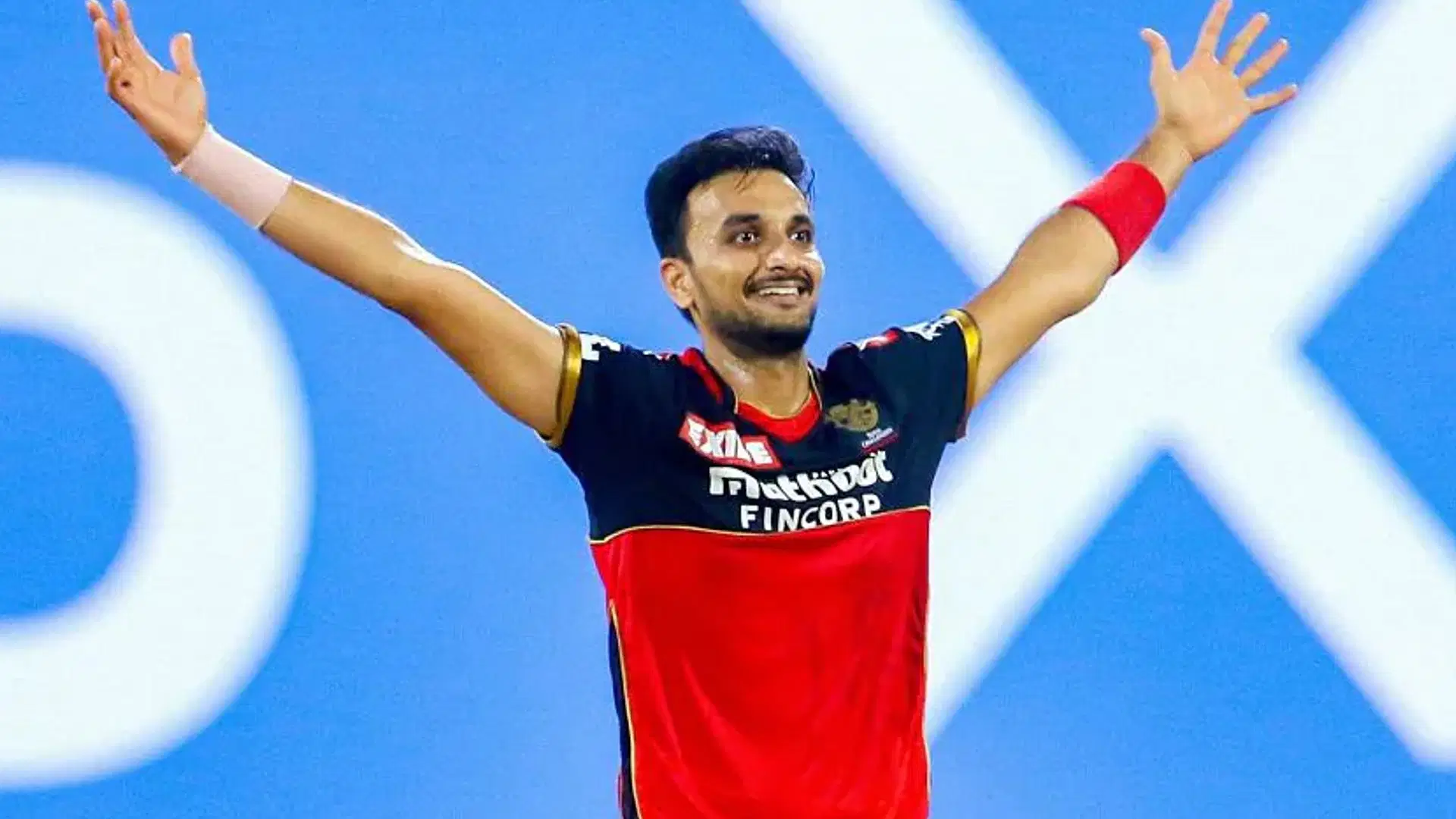 Cover image for IPL में टीमों के सबसे सफल गेंदबाज