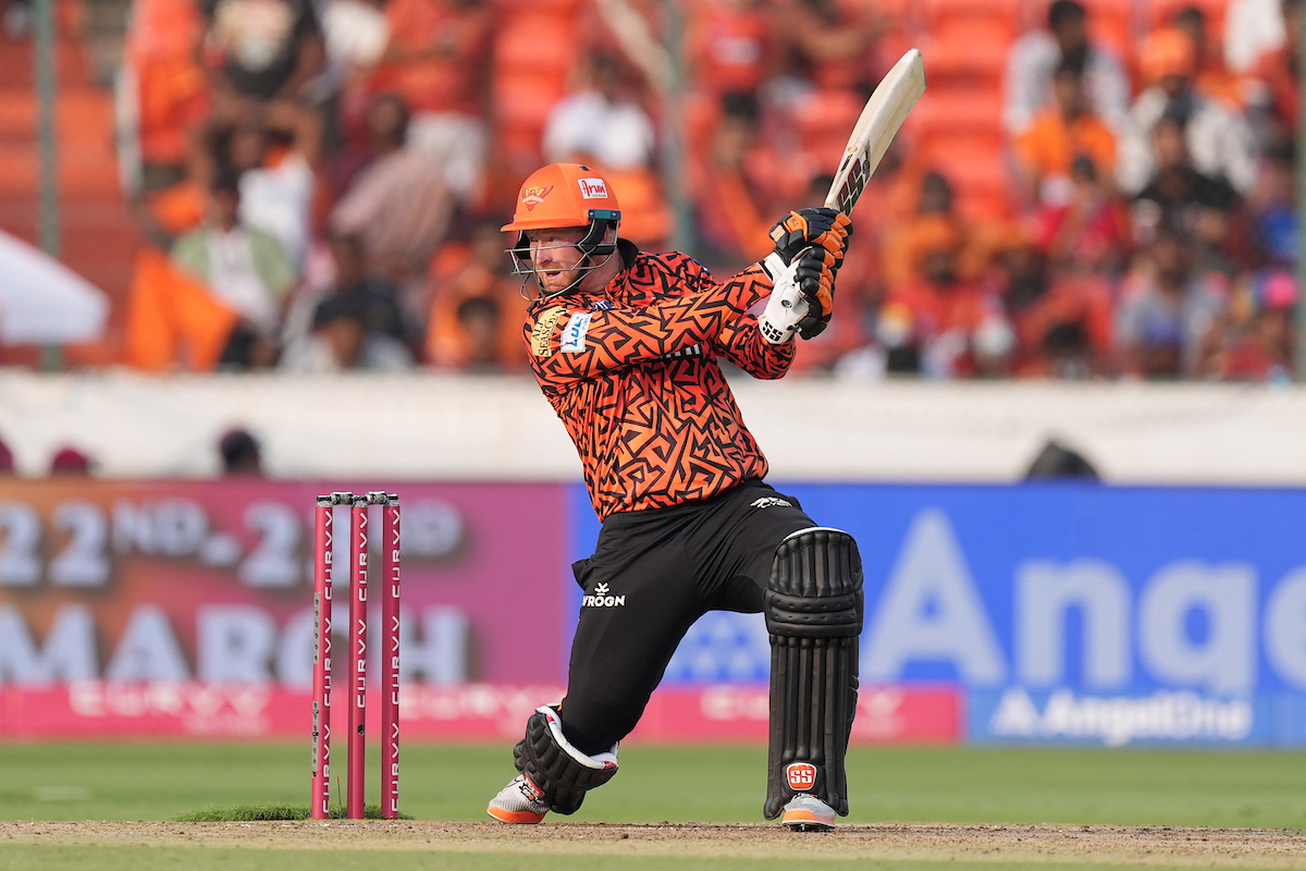 Cover image for IPL में सबसे कम गेंदों में 1000 रन पूरे करने वाले खिलाड़ी