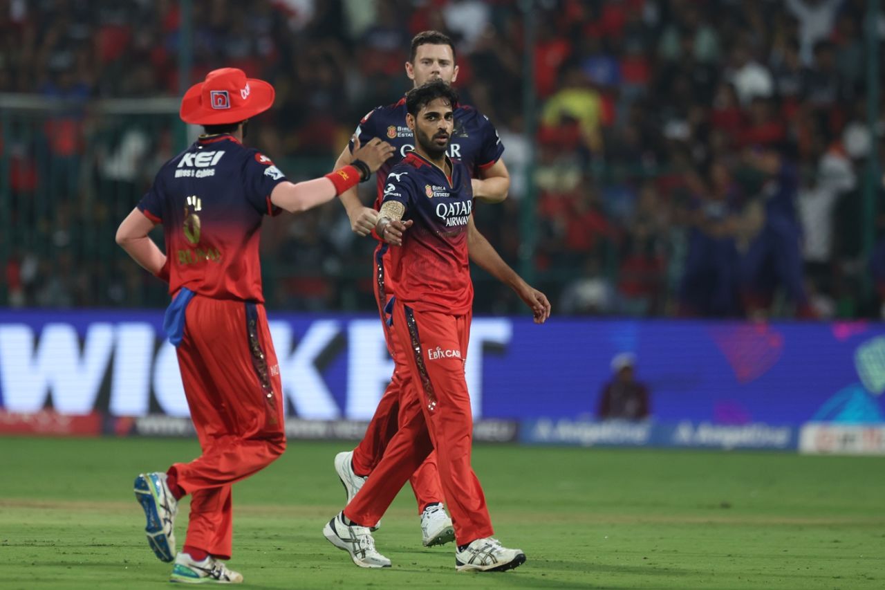 Cover image for IPL में 200+ स्कोर डिफेंड करते वक्त टीमों का प्रदर्शन