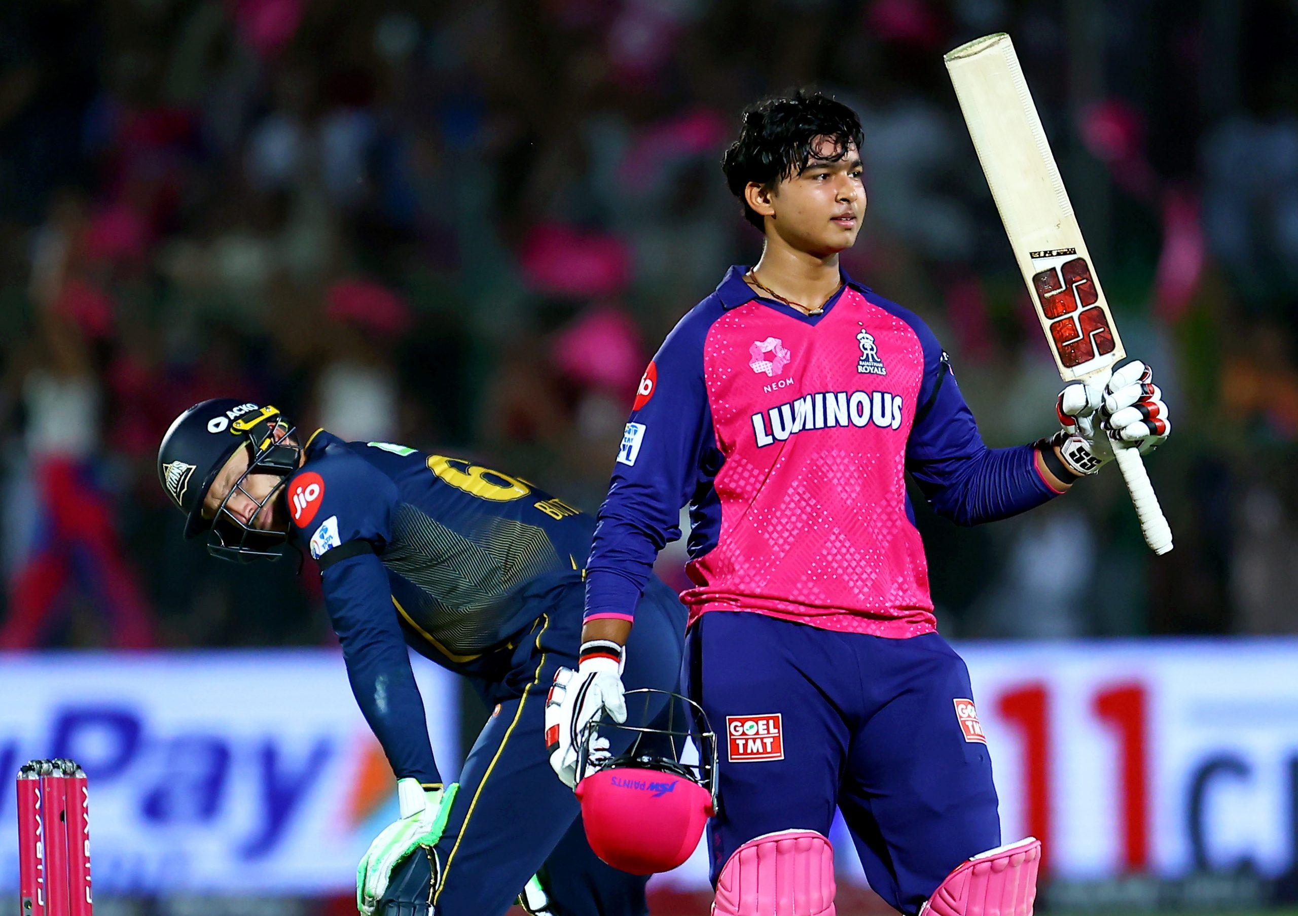 Cover image for IPL में एक पारी में सबसे ज्यादा छक्के लगाने वाले भारतीय बल्लेबाज