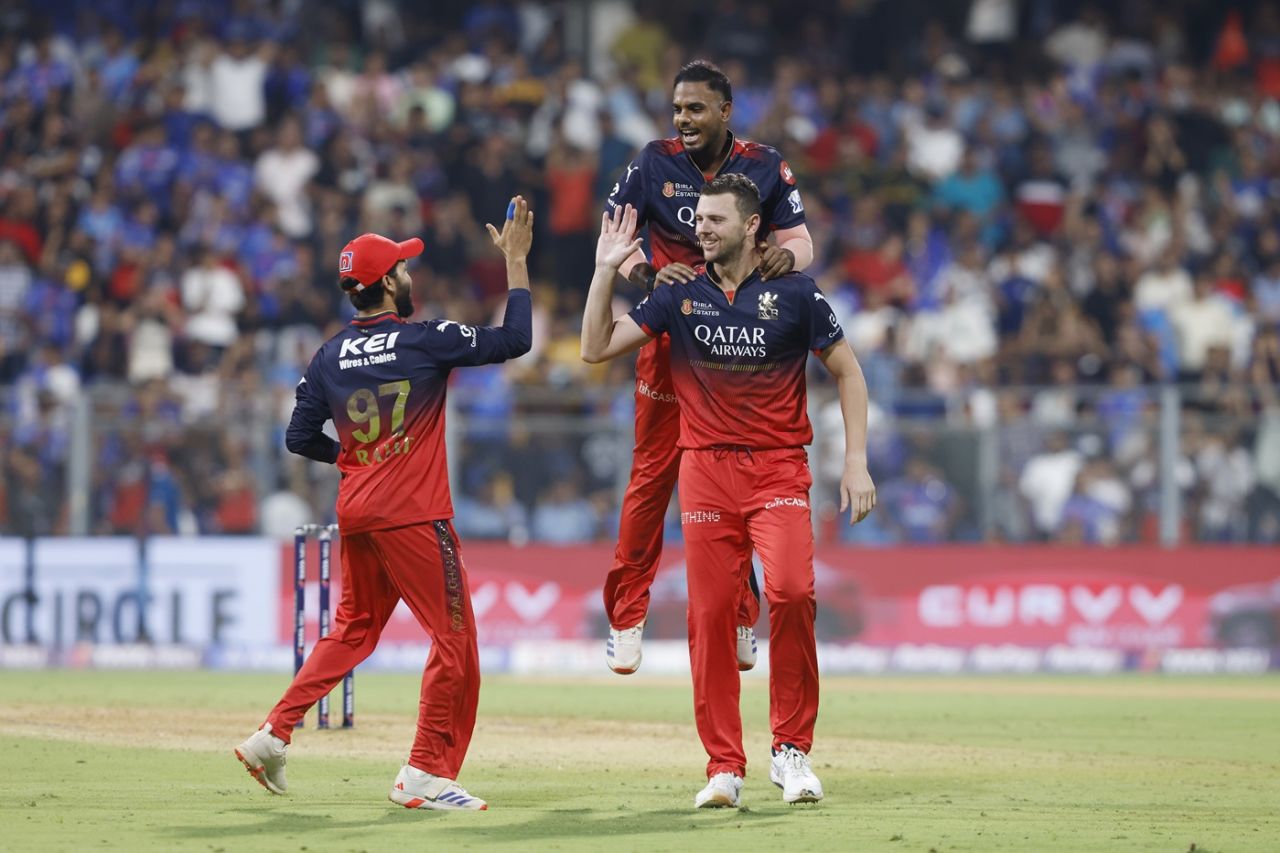 Cover image for RCB के लिए 𝗝𝗼𝘀𝗵 𝗛𝗮𝘇𝗹𝗲𝘄𝗼𝗼𝗱 है Lucky Charm नहीं हारा कोई फाइनल 