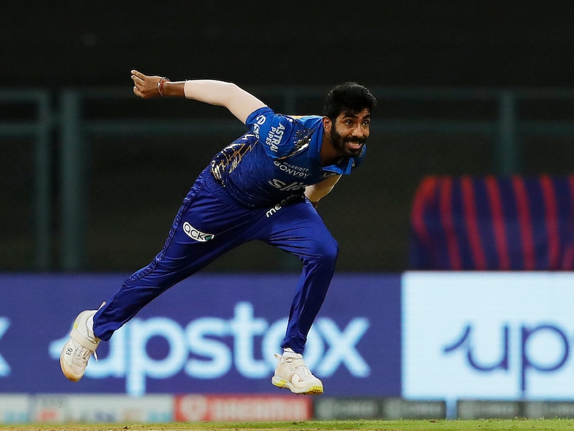 Cover image for IPL 2025 में अब तक के सबसे किफायती गेंदबाज़ (Min 150 balls)