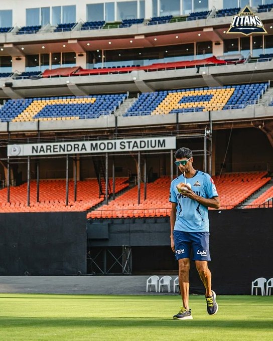 Cover image for Ashish Nehra Net Worth : भारतीय क्रिकेट टीम के पूर्व तेज गेंदबाज आशीष नेहरा की इतनी है नेट वॉर्थ
