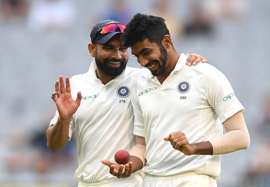 Cover image for एक टेस्ट मैच में भारत के लिए 100 रन + 5 विकेट
