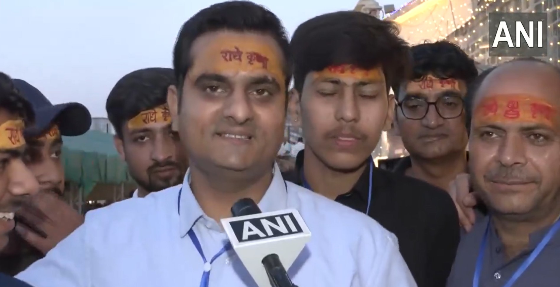 Devotees from Pakistan visit Dwarkadhish Temple in Gujarat