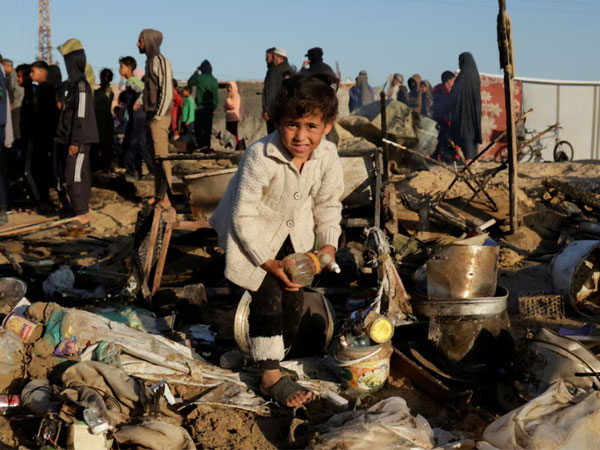 US airstrikes in Yemen kill 74, Houthis promise further retaliation