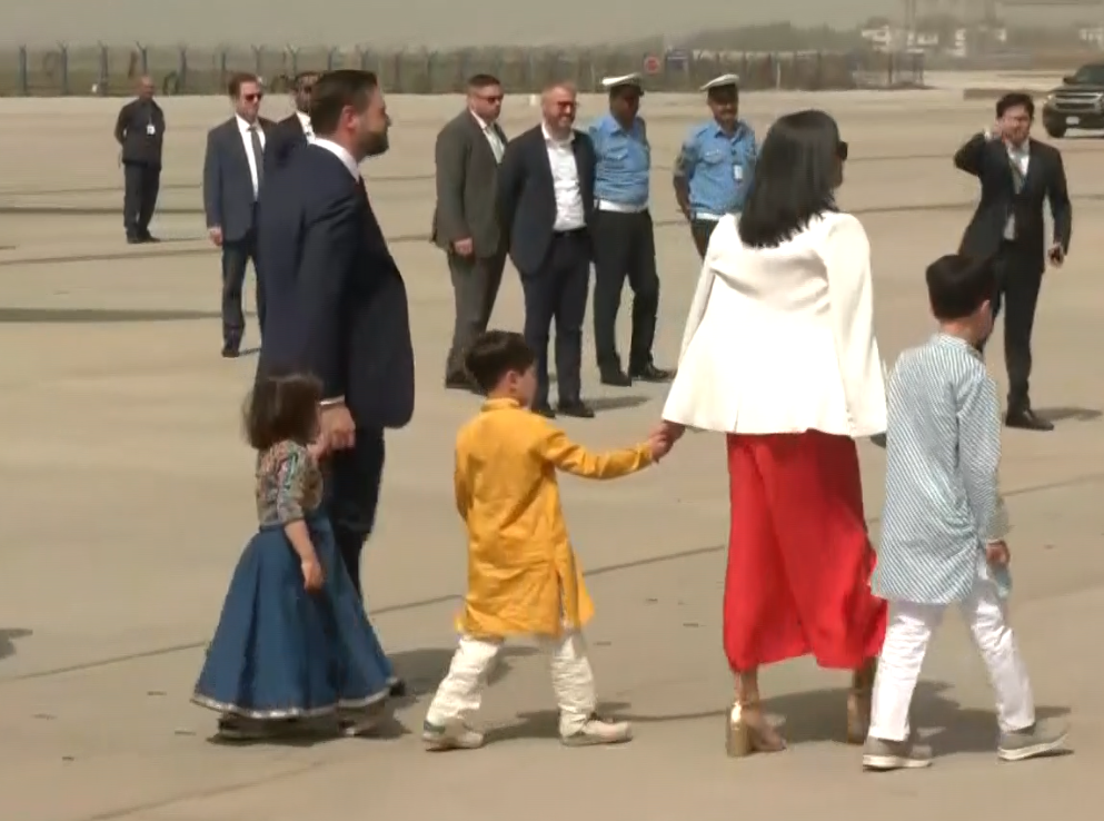 US Vice President's children embrace Indian Culture with traditional dress
