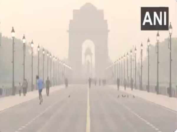 Political clash erupts as Delhi's pollution reaches 'very poor' category