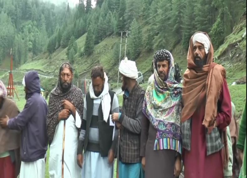 Indian Army provides vital aid to Nomads in Bhaderwah