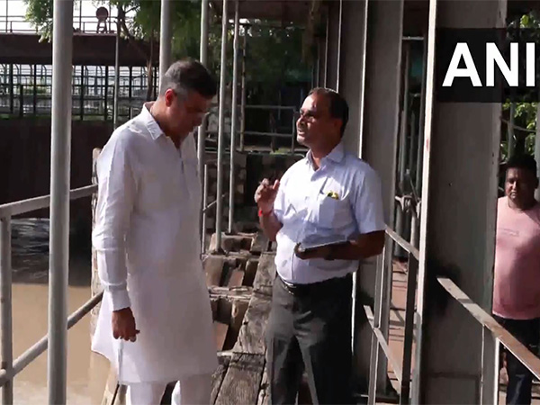 Minister Parvesh Verma inspects ITO barrage as Yamuna crosses danger mark