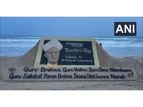 Teachers Day: Sand Artist Sudarsan Pattnaik pays tribute to former President Radhakrishnan 